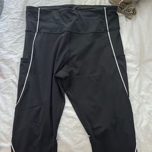 Athleta Crop Leggings